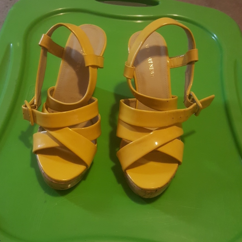 CUTE YELLOW WEDGES